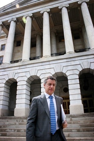 Argazkia: I�igo Urkullu  George Washington University-ko akademi buruziegiekin batzartu da