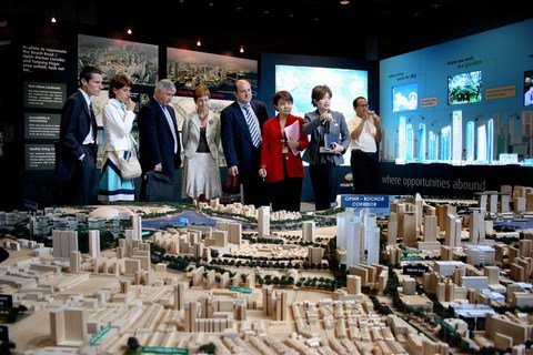 Foto: Reuni�n en Singapur  sobre el planeamiento urban�stico de la ciudad 