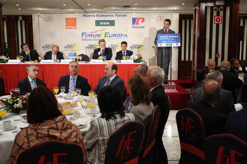 Argazkia: I�igo Urkulluren hitzaldia Forum Europak antolatutako jardunaldietan