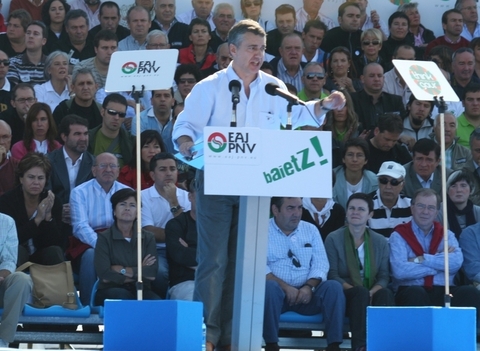 Foto: El presidente del EBB de EAJ-PNV, I�igo Urkullu, en el Alderdi Eguna 2008