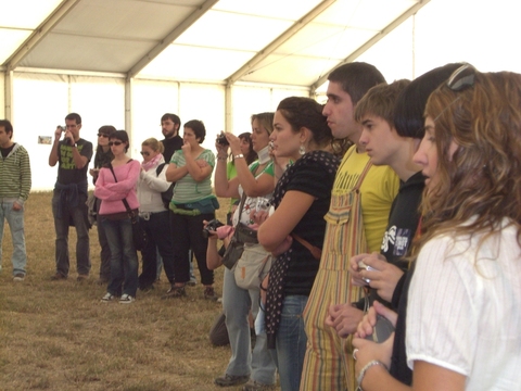 Argazkia: 11tan ikurrinaren igoera eta aurreskua