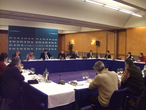 Argazkia: Juan Mari Aburtok Think Gaurren gizarte politiken gakoak azaldu dauz.