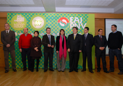 Argazkia: I�igo Urkullu Think Gaurko arloen  ordezkariekin 