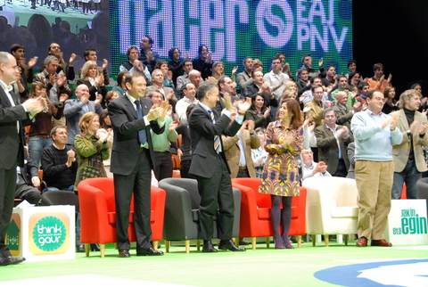 Argazkia: Think Gaurko egitasmoaren aurkezpeneko ekitaldiren hasiera 